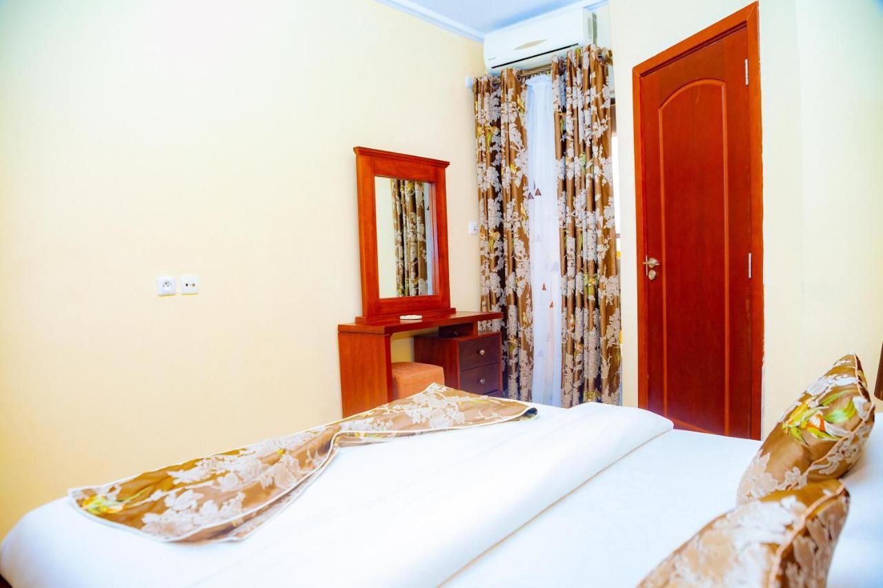 Loumia Premium Bonapriso Apartment Дуала Екстериор снимка