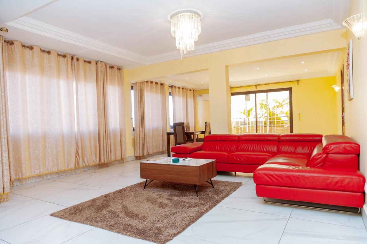Loumia Premium Bonapriso Apartment Дуала Екстериор снимка