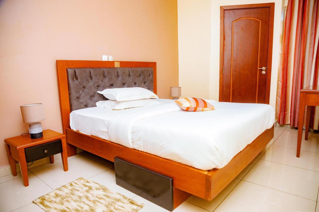Loumia Premium Bonapriso Apartment Дуала Екстериор снимка