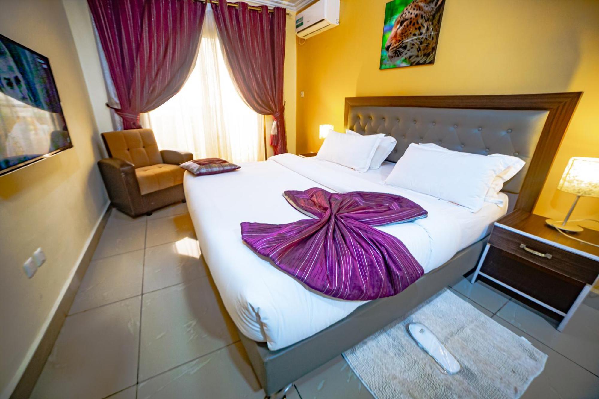 Loumia Premium Bonapriso Apartment Дуала Екстериор снимка